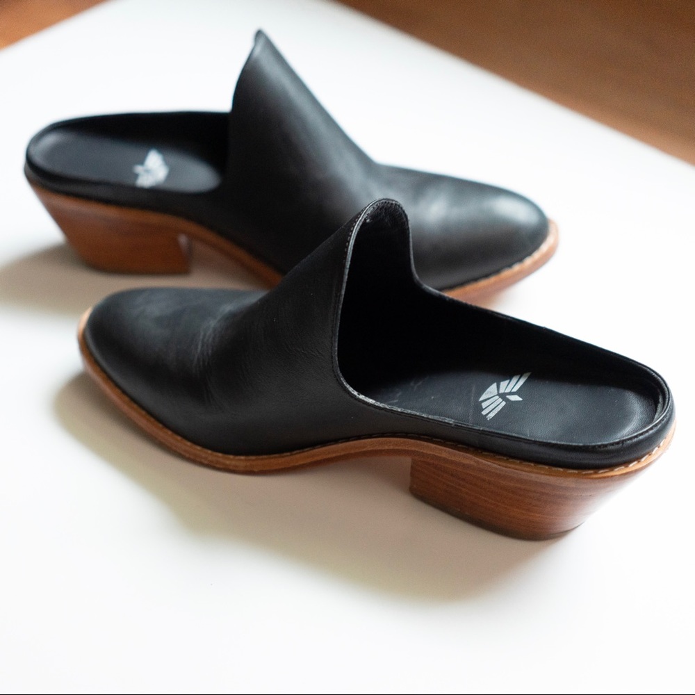 Fortress of Inca Michelle Mules - black leather